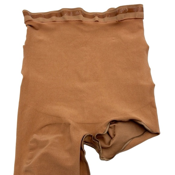 Skims Seamless Sculpt Solution Short Right Leg Exposed Size 4XL / 5XL - Picture 10 of 16